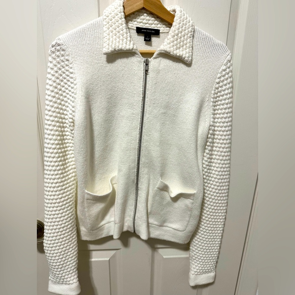Ann Taylor zip up sweater size S